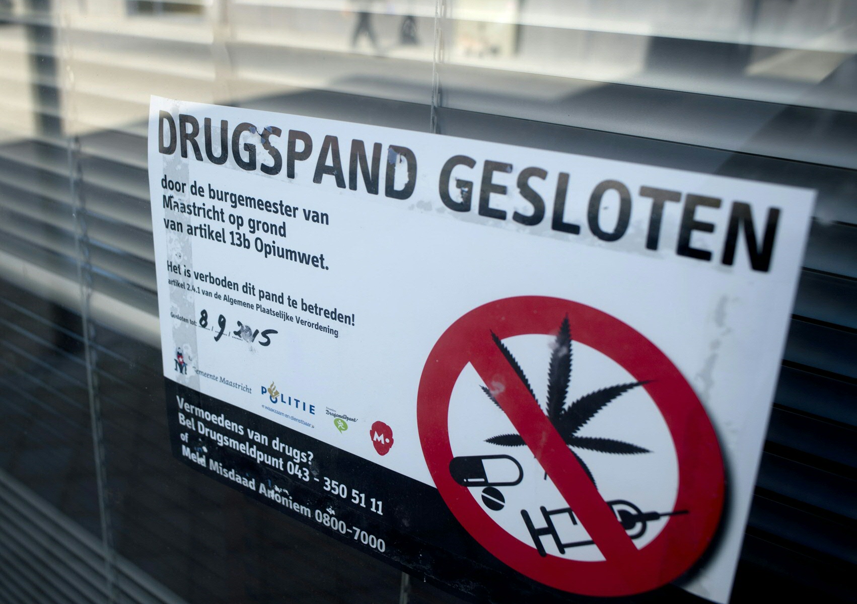 A closed drug house. Drugs producers do not only face legal sanctions, but may also lose their homes through closure or eviction. (Photo: Fotoburo Twan Wiermans/Nationale Beeldbank)