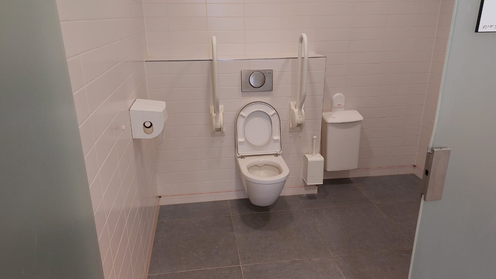 Toegankelijk toilet binnenkant