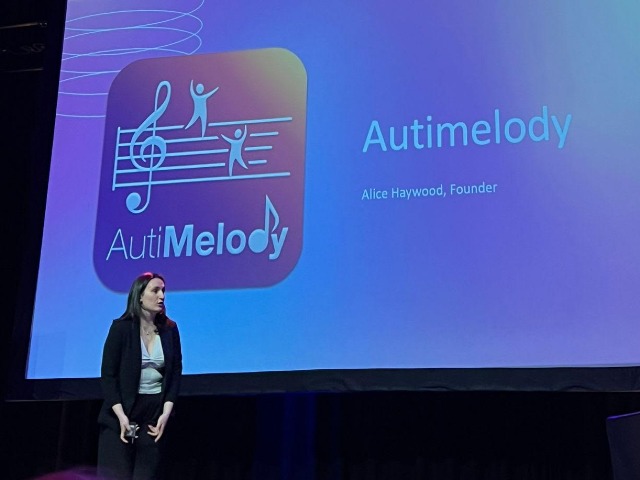 Alice Haywood presenting her startup, Autimelody, at the Enterprijs 2024 in Leeuwarden