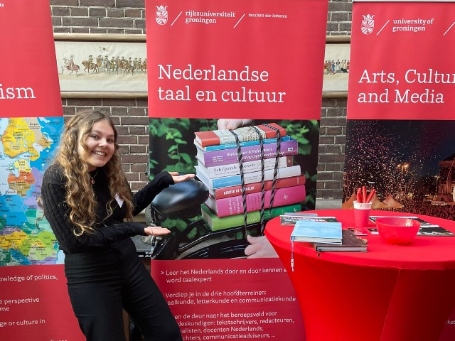 Silke van der Land, alumnus van de bachelor NTC (nu masterstudent Letterkunde en het Literaire Veld aan de VU)