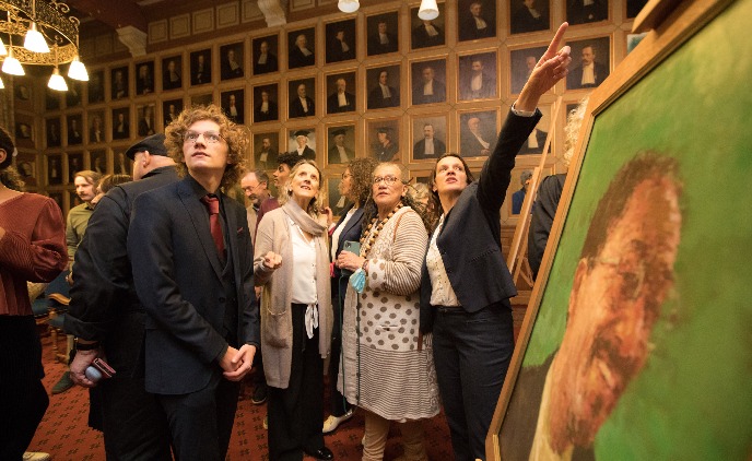 Onthulling van de portrettenPortraits unveiled