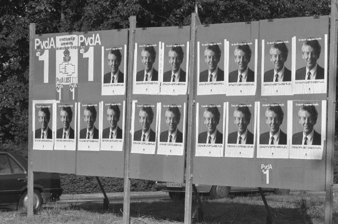 PvdA-affiches met Wim Kok bij de Europese verkiezingen van 1989