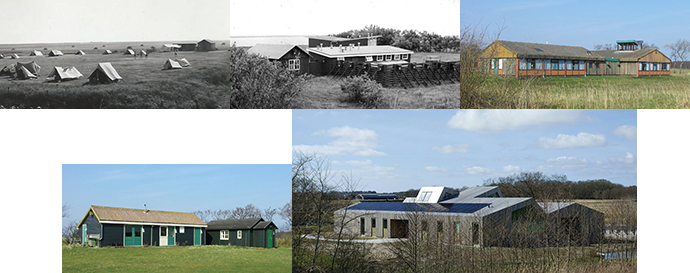 Im Uhrzeigersinn von oben links: Die ursprüngliche kleine Schäferhütte und der Schafstall mit dem Studentenzeltlager (1958), die erste richtige Feldstation (1963), das größere Hauptgebäude mit Wachturm (1982), die neue "Herdershut" (2021) und die (renovierte) kleine Schäferhütte und Scheune