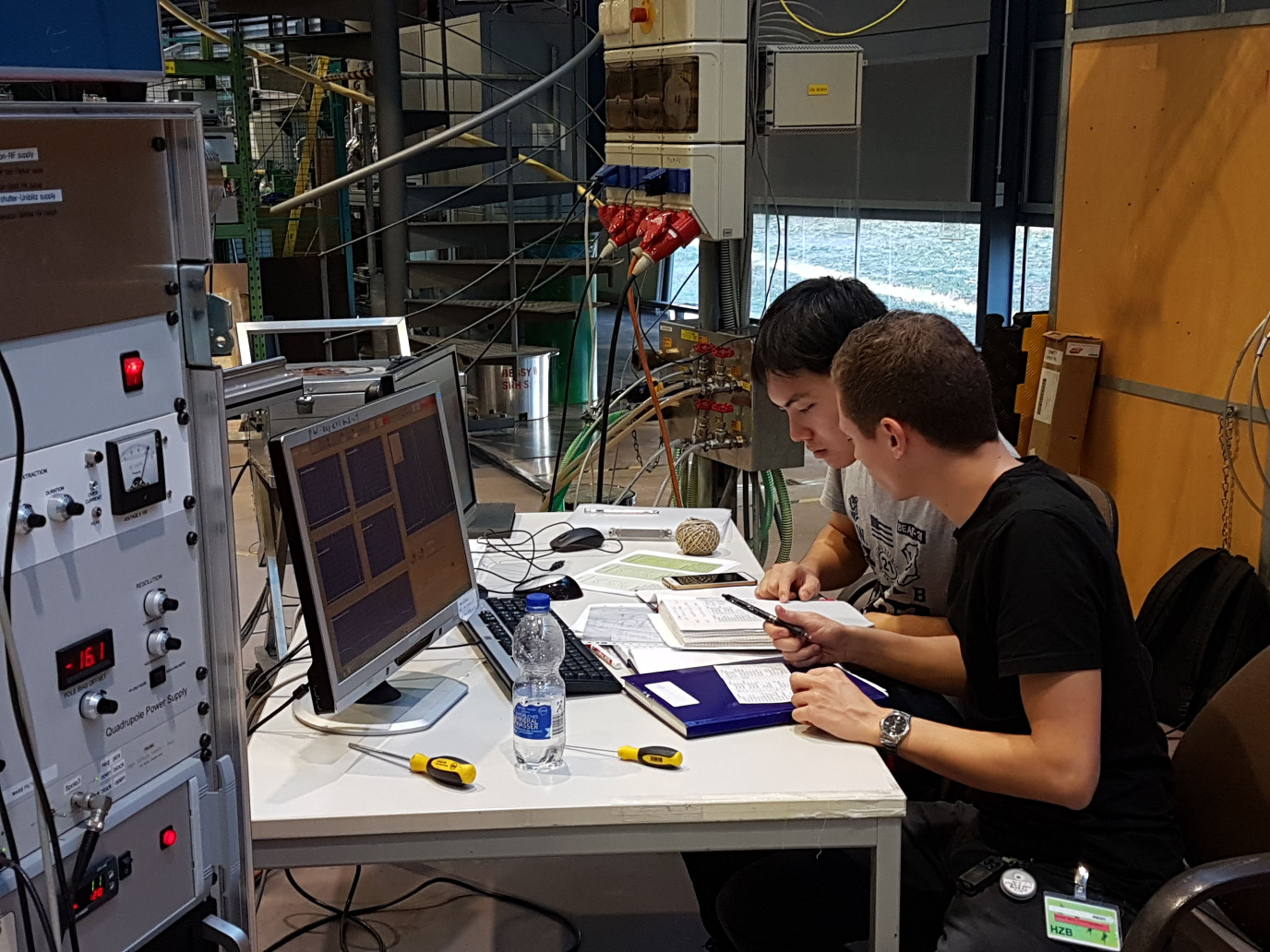 Xin Wang and Klaas Bijlsma during a beamtime at the BESSY II synchroton (Berlin, Germany).