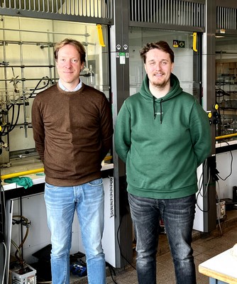 Edwin Otten (L) en eerste auteur Jelte Steen | Foto RUG