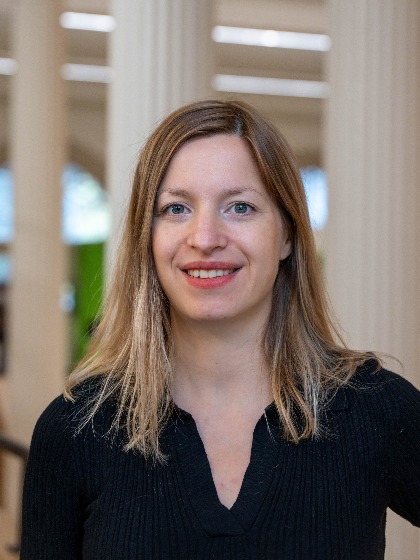 Profile picture of dr. L. (Loes) Bouman